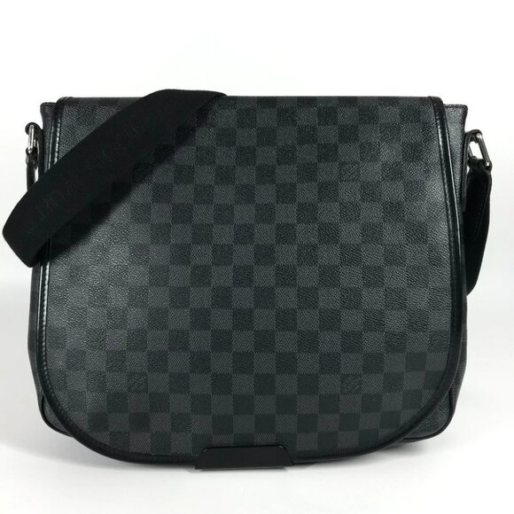 LOUIS VUITTON N58029 Damier Graphite Daniel MM Daniel MM Messenger Shoulder Bag - Picture 1 of 16